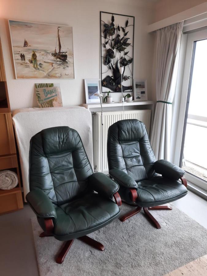 Studio On The Beach With Sea View Middelkerke Bagian luar foto