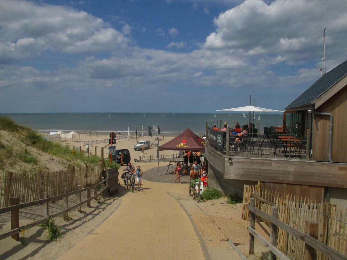 Studio On The Beach With Sea View Middelkerke Bagian luar foto
